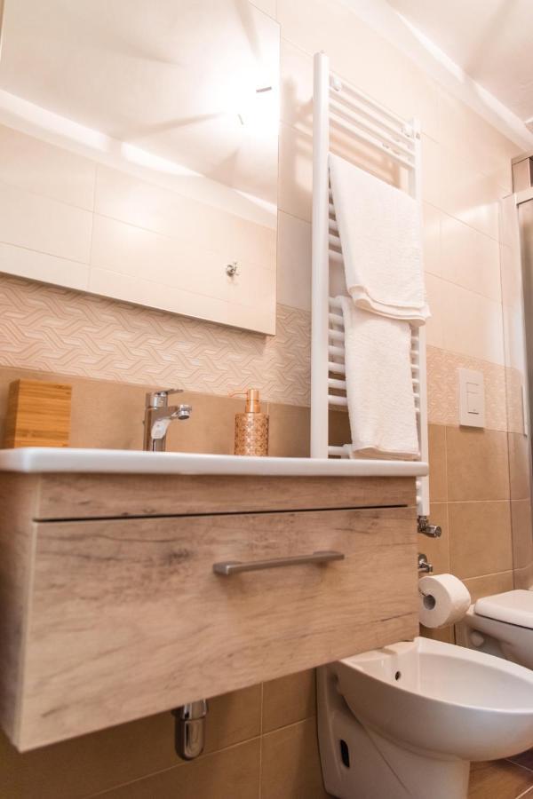 Hotel Palazzo Le Travi Bari Esterno foto