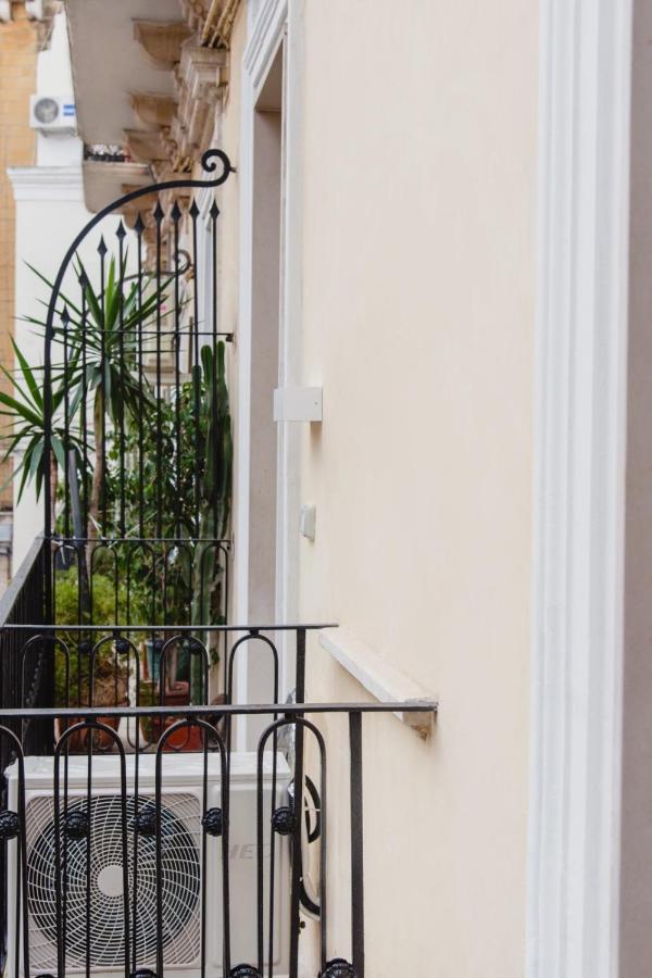Hotel Palazzo Le Travi Bari Esterno foto