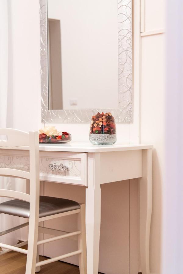 Hotel Palazzo Le Travi Bari Esterno foto